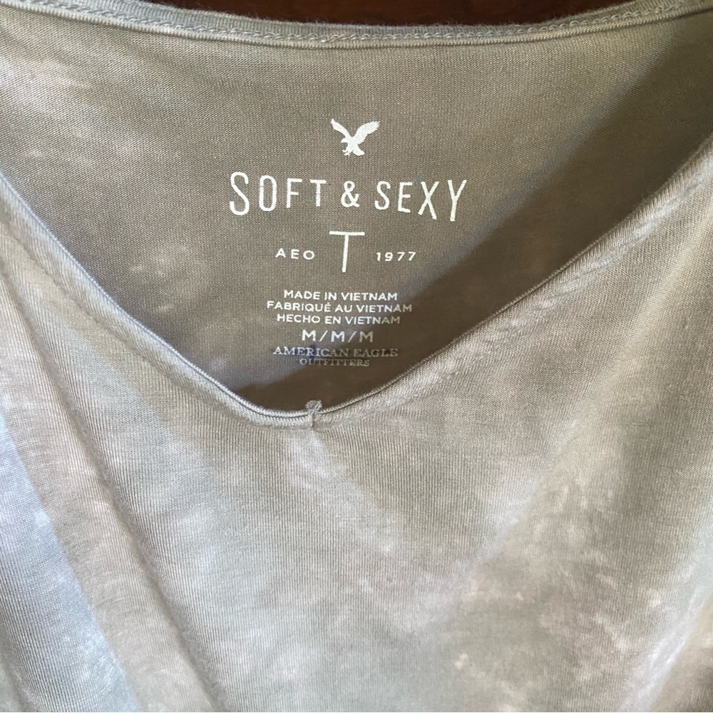 American Eagle Soft & Sexy Cold Shoulder Tie Dye Boho Hippie Tee Top Size Medium
